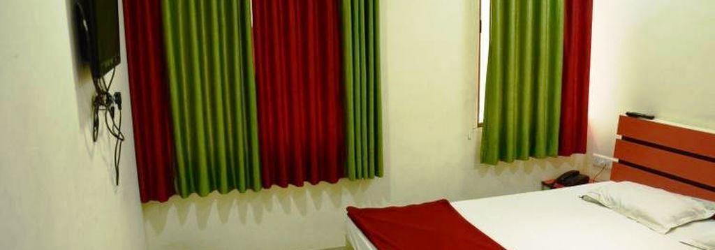 Hotel Royal Apple Ахмедабад Экстерьер фото